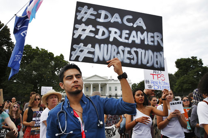 Manifestaciones a favor de mantener programa DACA