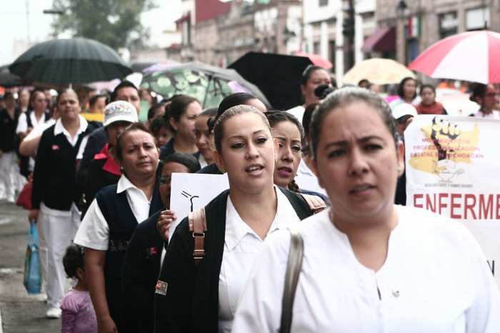 Marchan enfermeros/as por la profesionalización
