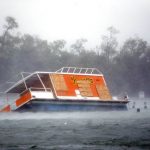 Vientos y lluvias de "Irma" estremecen Florida