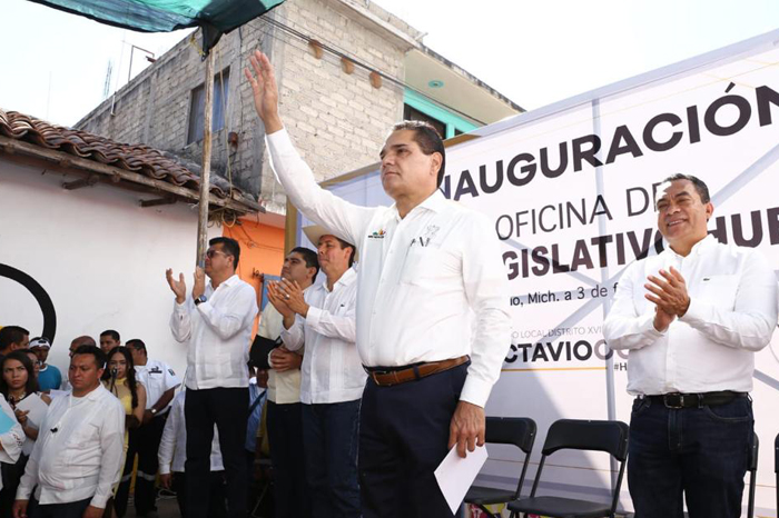 silvano aureoles maestros